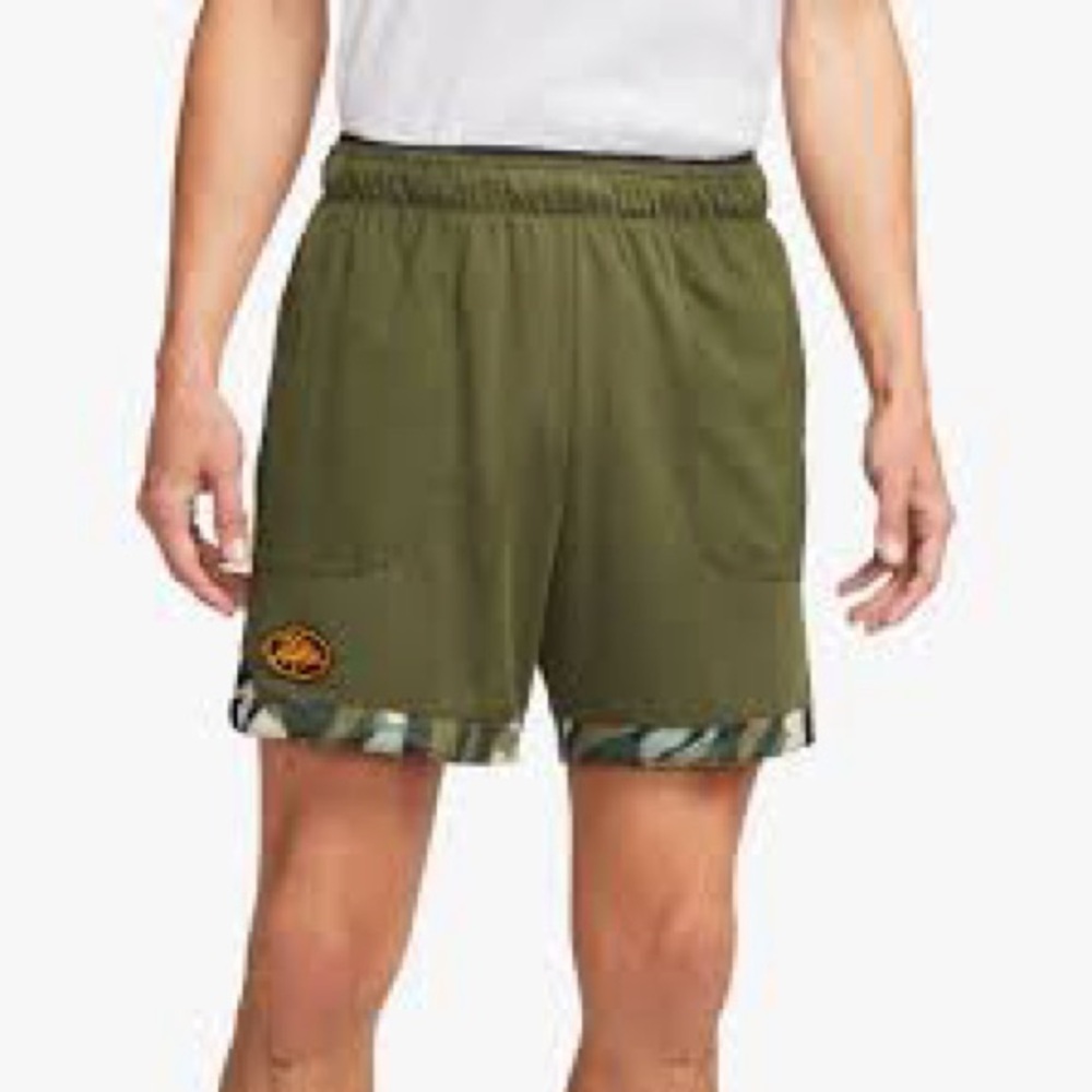 Nike Olive Green Men's Shorts with Camo Trim size S adjusta waist